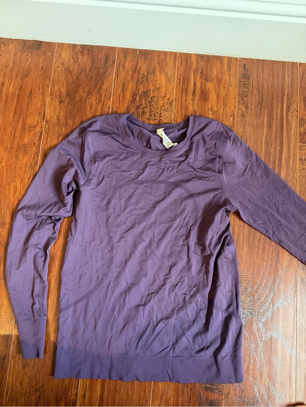 lululemon athletica swiftly Long Sleeve shirt hip length